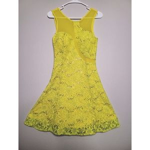 DELLY & DRIKA - Yellow Bright Prom Dress